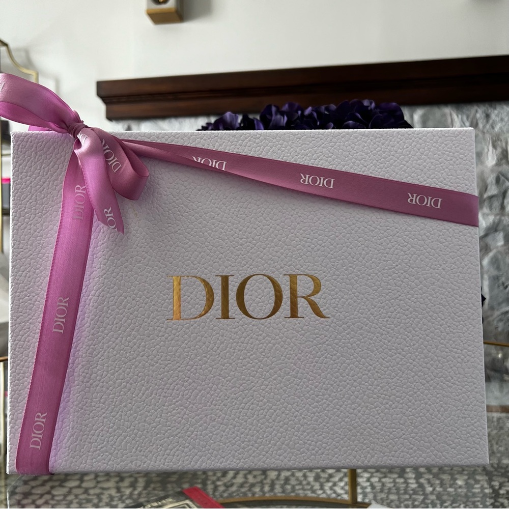 Dior Box‎ with Pink Dior Bow